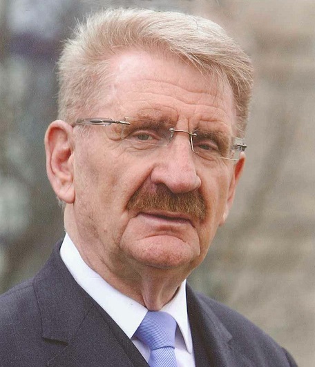 Dr. Hubert W. van Bühren